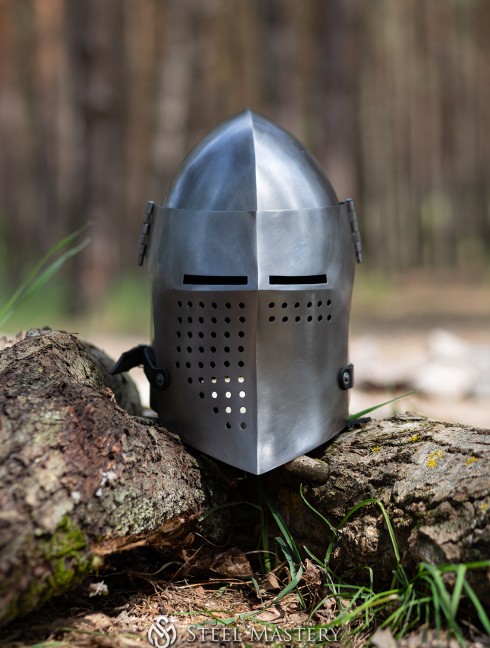 Bascinet with curved visor Plattenrüstungen