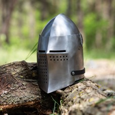 Bascinet with curved visor image-1