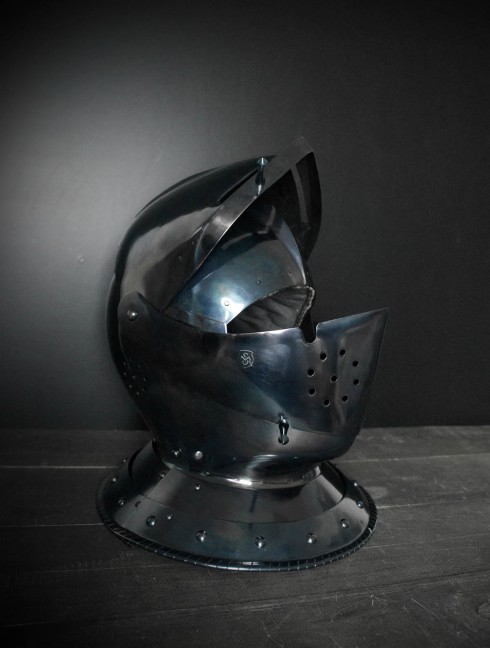 Armet closed helmet 16th century Helmets