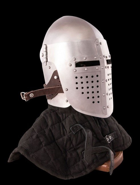 Early bascinet with lifting visor Armure de plaques