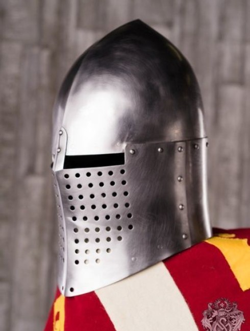 Knightly closed helmet of the 13th century Corazza