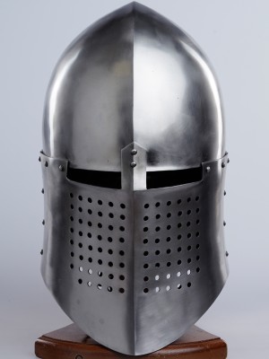 Knightly closed helmet of the 13th century Helmets