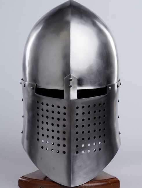 Knightly closed helmet of the 13th century Corazza