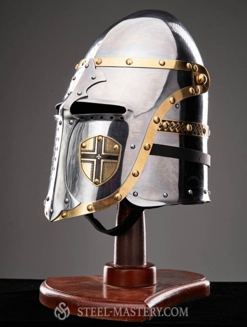 Helmet with lifting visor for fencing Helmets