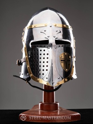 Helmet with lifting visor for fencing Helmets
