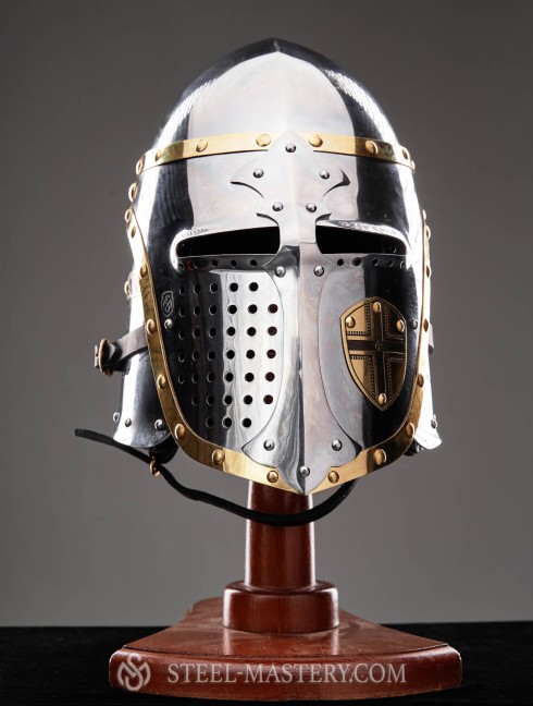 Helmet with lifting visor for fencing Helmets