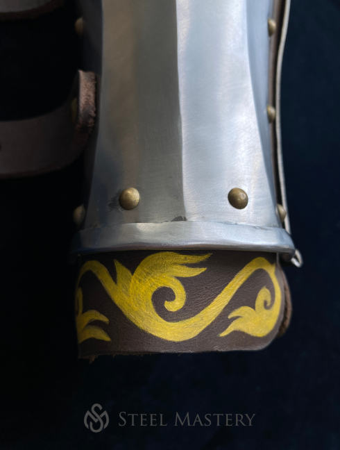 Bracers with painted leather Corazza