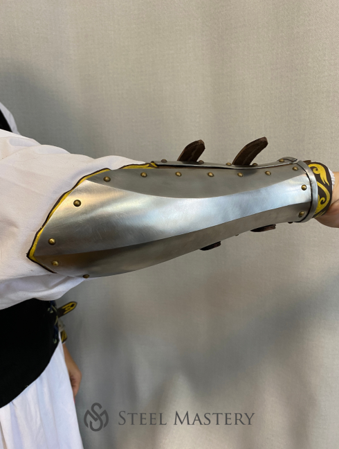 Bracers with painted leather Metal bracers, couters and full arms