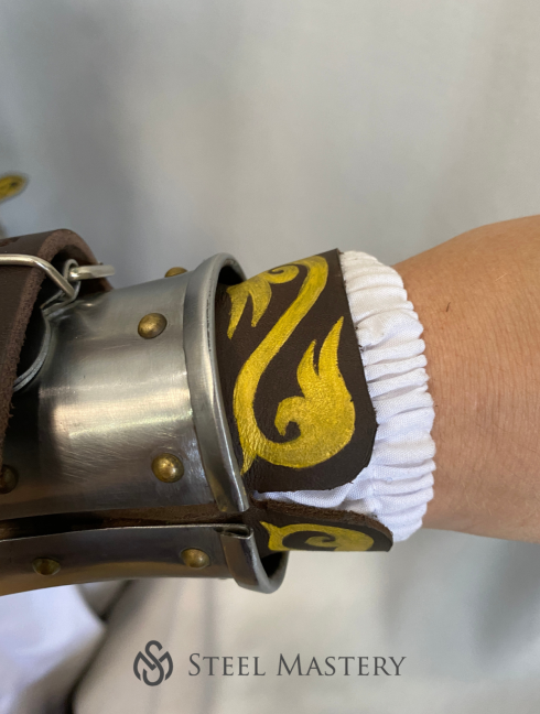 Bracers with painted leather Metal bracers, couters and full arms