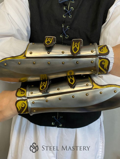 Bracers with painted leather Metal bracers, couters and full arms