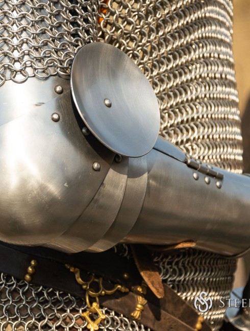 German knightly plate arms of the 14th century with Elbow Caps Corazza