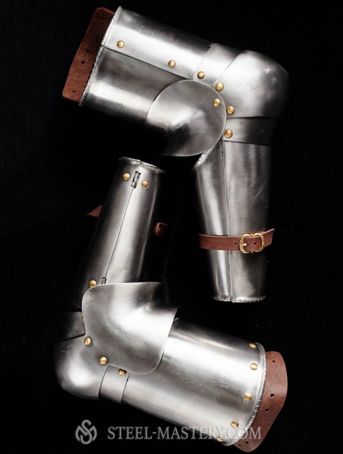 Knightly arms plate, part of full plate armor (garniture) of George Clifford, end of the XVI century Armure de plaques