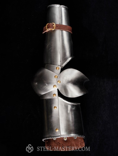 Knightly arms plate, part of full plate armor (garniture) of George Clifford, end of the XVI century Plattenrüstungen