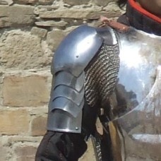 Simple Plate shoulders late 14th - early 15th century image-1