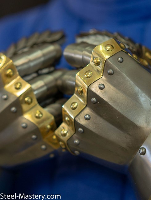Gauntlets, end of the XIV century Armadura de placas