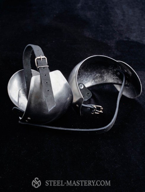 Elbow caps with plain rondel Armadura de placas
