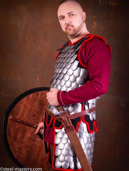 Steel scale armour Protección corporal de placas y escamas