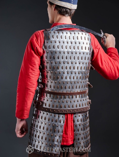 Plates armour Lamellar body protection