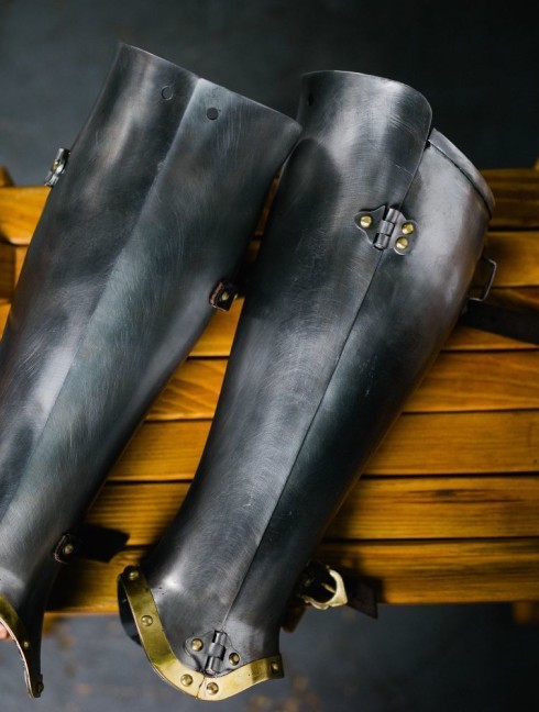 Closed hinged greaves 1450-1485 years Plattenrüstungen