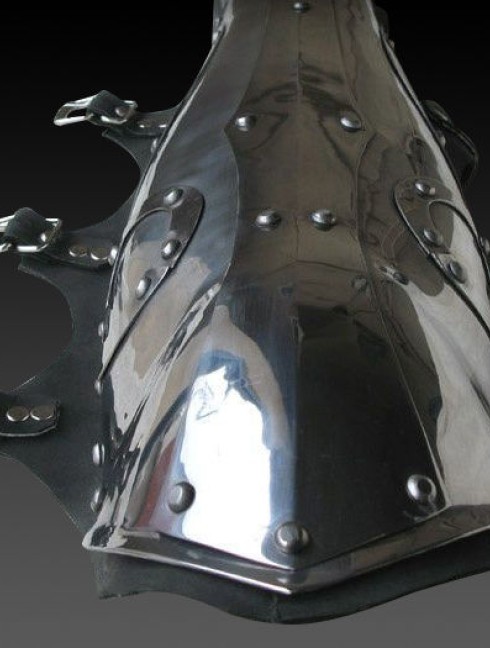 Fantasy style greaves Metal leg protection