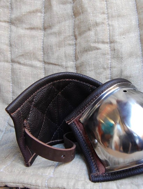 Leather padding for elbows and knees Gepolsterte beinlinge