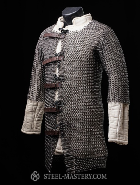 Hauberk with forward fastenings Chain mails and hauberks