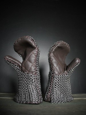Mail hand protection Scale and mail gauntlets and mittens