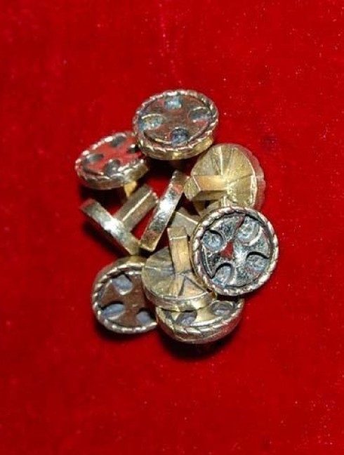 Cast bronze rivets Montaggio cinture