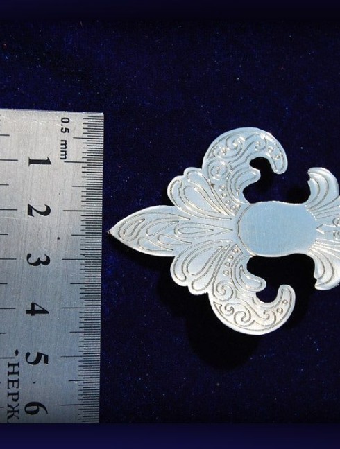 Brass crown with etched elements Crowns