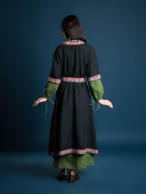 Coat with short sleeves Cloaks and capes