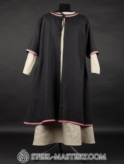 Coat with short sleeves Cloaks and capes