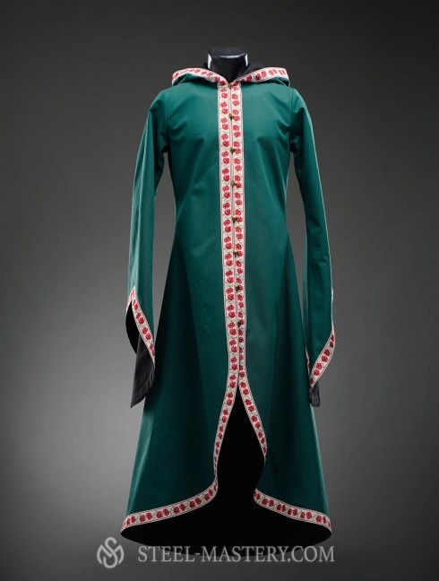 Coat with the hood and wide sleeves Umhänge und Capes