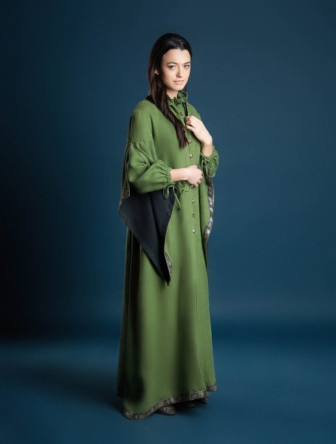 Long coat with wide sleeves  Manteaux et capes