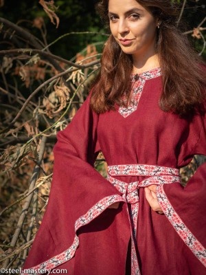 Early bliaut dress Vêtements médiévaux