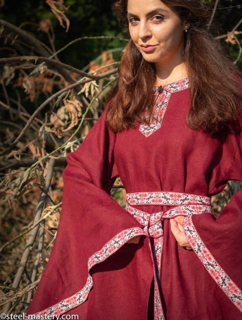 Early bliaut dress Vêtements médiévaux