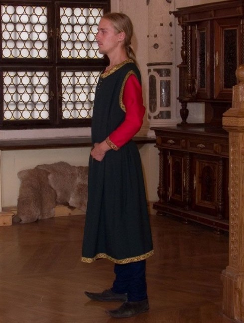 Men s costume of XIII-XIV centuries Vêtements médiévaux