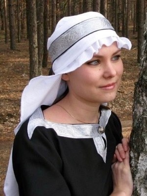 Hair covering with fabric snood Prendas para la cabeza