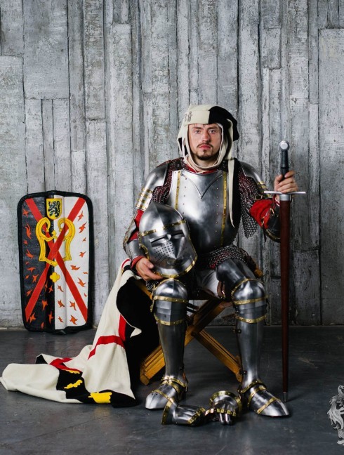 Armour of the XIV century in Churburg style Full armour