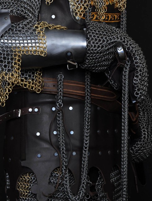 13 century European armour in colours of the English royal house Corazza