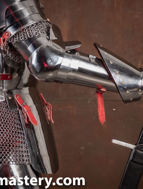 Full knights armour for interior Armure de plaques
