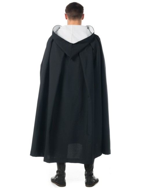 Costume of Hospitaller Order knight or Maltese knight Mittelalterliche Kleidung