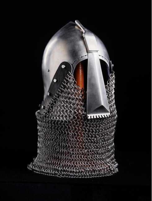 Helmet bascinet mid-14th century Armadura de placas