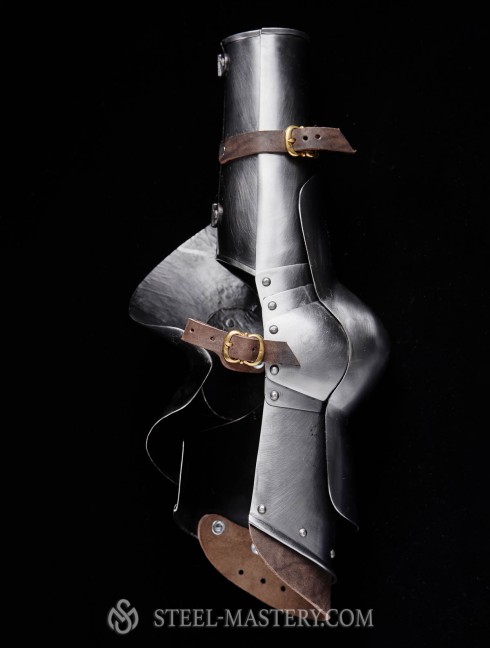 Milan-style arms plates with couter 1450-1485 years, a part of “Avant Armor” Armure de plaques