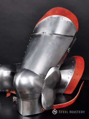 Milan-style plate legs with knee caps 1450-1485 years, a part of 
