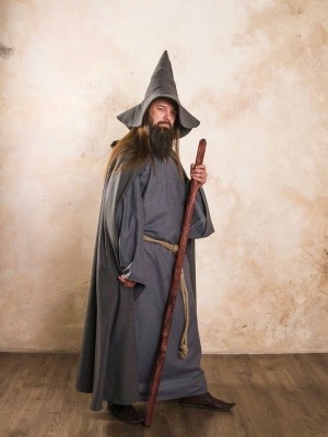 Pointed hat, a part of fantasy-style costume  Couvre-chefs