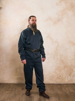 Pants, a part of fantasy-style costume  Cappelli e pantaloni