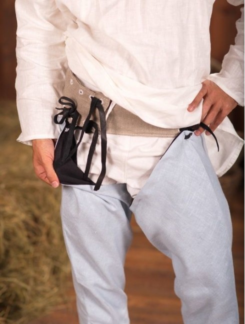 Chausses of the XII-XIII centuries Chausses and pants