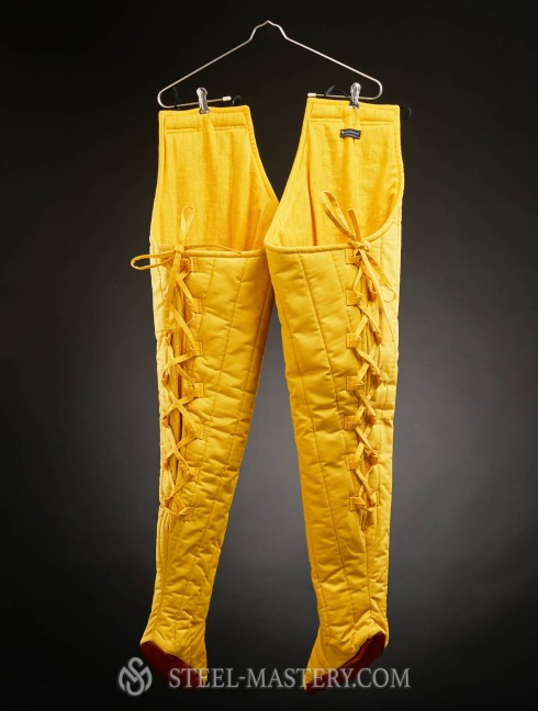 Padded chausses XII-XIII centuries Padded chausses