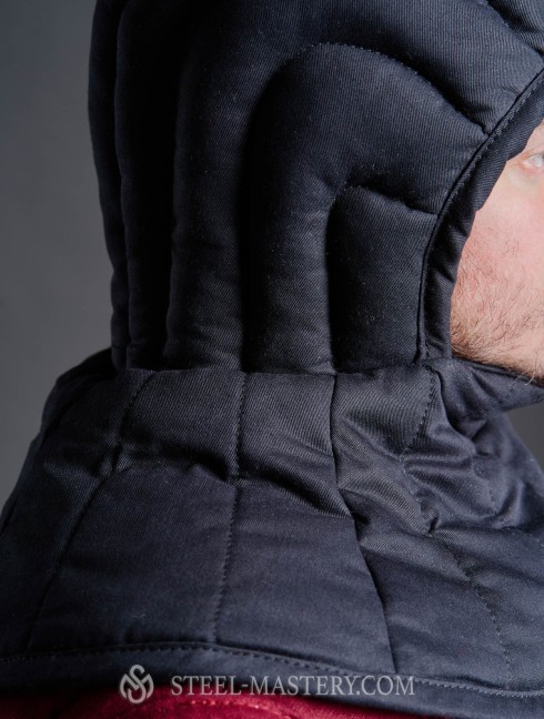 Padded liner with pelerine Transatlantici imbottiti e cappelli