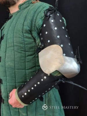 Brigandine arms of the XV century Brigandine arms' protection